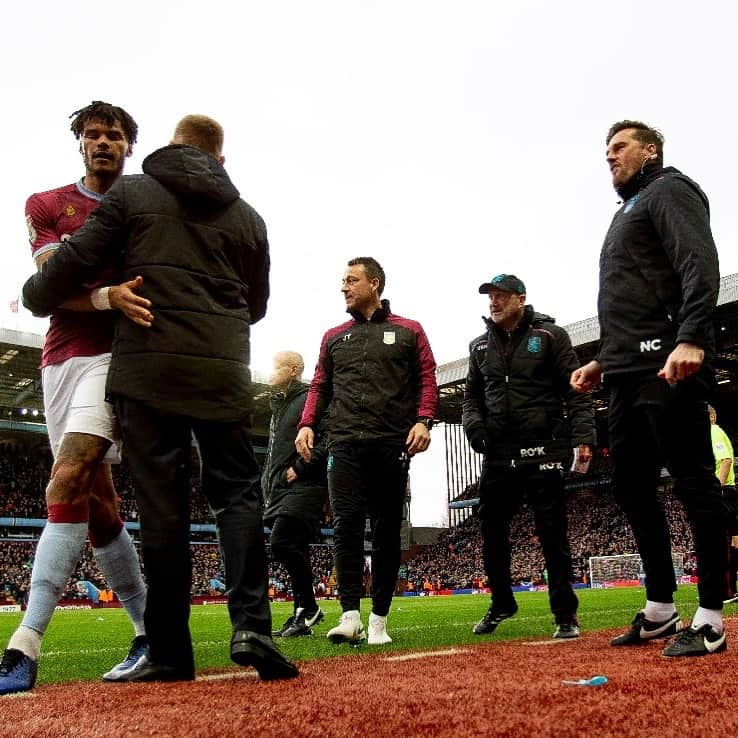 ジョン・テリーさんのインスタグラム写真 - (ジョン・テリーInstagram)「Great win and performance today @avfcofficial 👊🏻⚽️ Players & Supporters were superb.」3月17日 4時39分 - johnterry.26