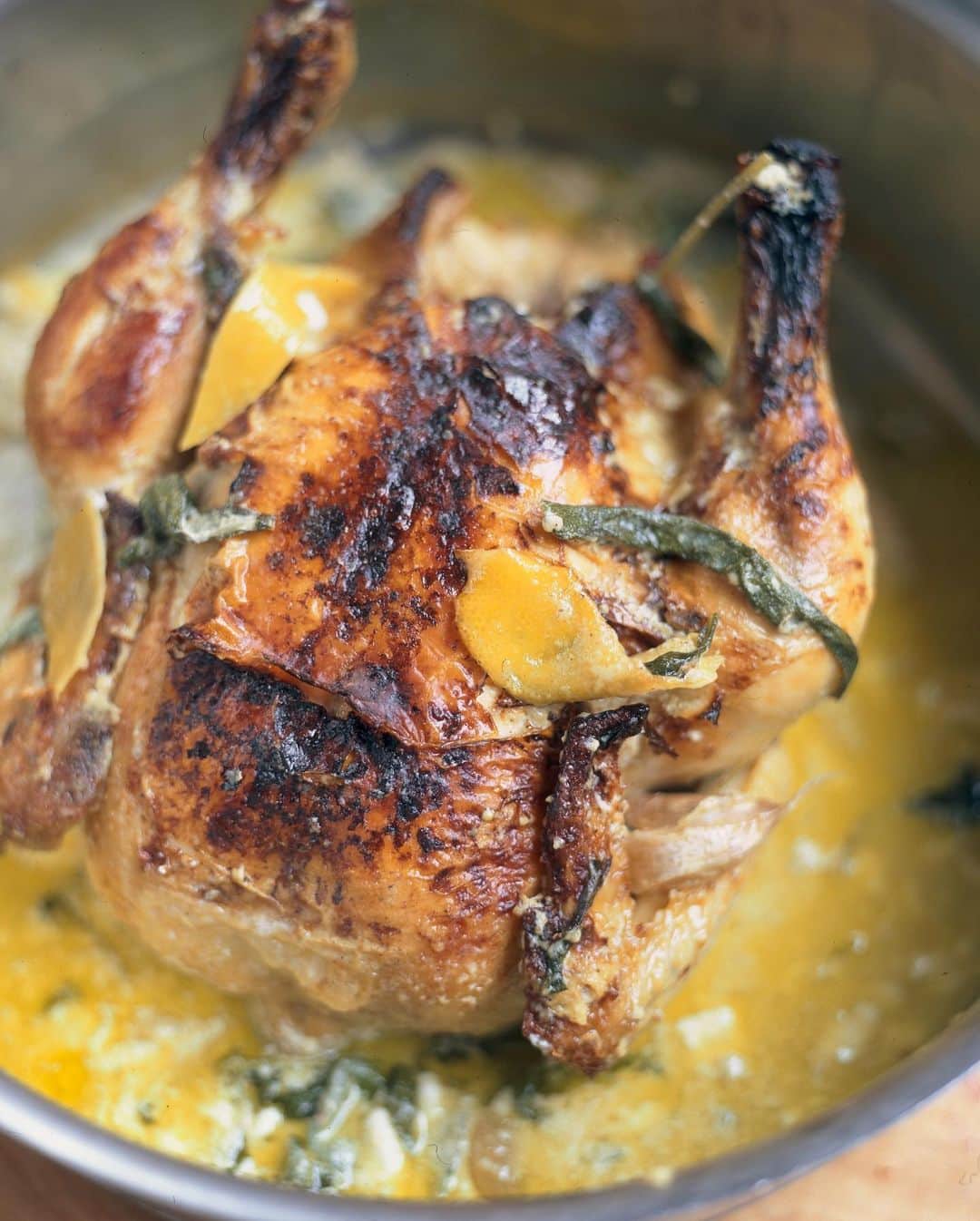 ジェイミー・オリヴァーさんのインスタグラム写真 - (ジェイミー・オリヴァーInstagram)「SCROLL ACROSS for #SundayLunch roast chicken inspiration....👉 - 1) Roast Tikka Chicken  2) Chicken in milk 3) Empire roast chicken  4) Chicken in a crust」3月17日 5時10分 - jamieoliver