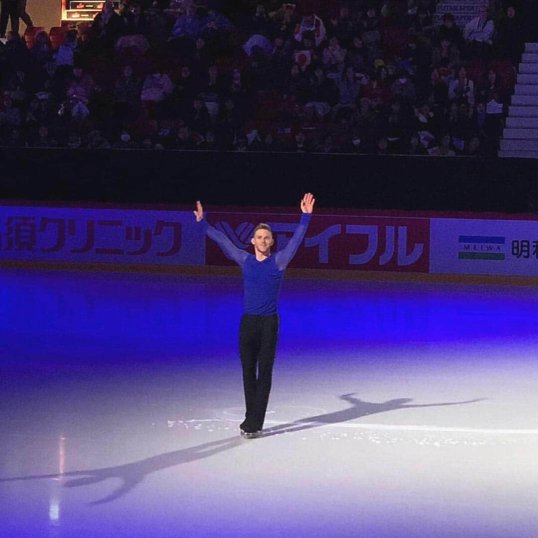 Phil Harrisさんのインスタグラム写真 - (Phil HarrisInstagram)「Hi everyone! The time has finally come to hang up my boots and officially retire as an athlete ⛸ I was waiting to announce anything because if none of our current senior men qualified for the World Championships I was going to make the trip and represent the country one last time, however, a huge congratulations are in order for @pj_hallam for recently qualifying and saving me the trouble! Your hard work has gone a long way and you deserve it buddy, have an amazing time in Japan! Since the #isugrandprix event in #Helsinki I have backed away from the competitive scene and I will now continue to put all my focus into coaching and choreography full time. Of course, I will still train on occasion, I always will, and I’m always available to perform if the opportunity arose, but the pressure is off and it’s time to relax. Looking back from where I started in Blackpool it has been one hell of a ride! National titles, major championships, injuries, travelling the world and meeting so many incredible people just to name a few. I will be forever grateful of the journey I’ve had, and for the people involved. We have been on this journey together and I really do love you all! ❤️❤️ It’s time to wave goodbye to these moments for now, and move on to the next stage of my career 👋🏼👋🏼 #thankyounext . . . @britishiceskating @isufigureskating  @pulsinhq @elite_therapy_coventry @internationalschoolofskating @villagegym @jackson.ultima @mkblades #retirement #retired #competitor #athlete #figureskater #figureskating #iceskating #coach #choreographer #champion #love #grateful #memories #newlife #newchapter #jacksonfamily #exciting #discover #movingon #coachinglife #weddingprep #metime」3月17日 5時25分 - phil1harris