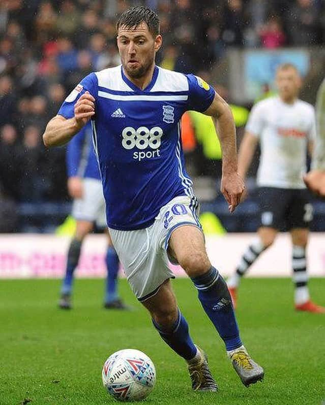 ゲイリー・ガードナーのインスタグラム：「Gutted we didn’t deserve that today! Thank you to all the fans that come and got behind the lads! We go again after the break! ⚪️🔵⚽️👊🏻 #KRO @bcfc」