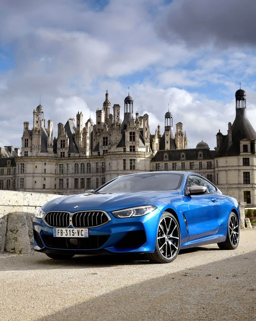 BMWさんのインスタグラム写真 - (BMWInstagram)「Settle for nothing less.  THE8. #THE8 #BMW #8Series #Coupé __ BMW M850i xDrive Coupé: Fuel consumption in l/100 km (combined): 9.8 - 9.7. CO2 emissions in g/km (combined): 224 - 221, exhaust standard: EU6d-TEMP. The values of fuel consumptions, CO2 emissions and energy consumptions shown were determined according to the European Regulation (EC) 715/2007 in the version applicable at the time of type approval. The figures refer to a vehicle with basic configuration in Germany and the range shown considers optional equipment and the different size of wheels and tires available on the selected model. The values of the vehicles are already based on the new WLTP regulation and are translated back into NEDC-equivalent values in order to ensure the comparison between the vehicles. [With respect to these vehicles, for vehicle related taxes or other duties based (at least inter alia) on CO2-emissions the CO2 values may differ to the values stated here.] The CO2 efficiency specifications are determined according to Directive 1999/94/EC and the European Regulation in its current version applicable. The values shown are based on the fuel consumption, CO2 values and energy consumptions according to the NEDC cycle for the classification. For further information about the official fuel consumption and the specific CO2 emission of new passenger cars can be taken out of the „handbook of fuel consumption, the CO2 emission and power consumption of new passenger cars“, which is available at all selling points and at https://www.dat.de/angebote/verlagsprodukte/leitfaden-kraftstoffverbrauch.html.」3月17日 6時00分 - bmw