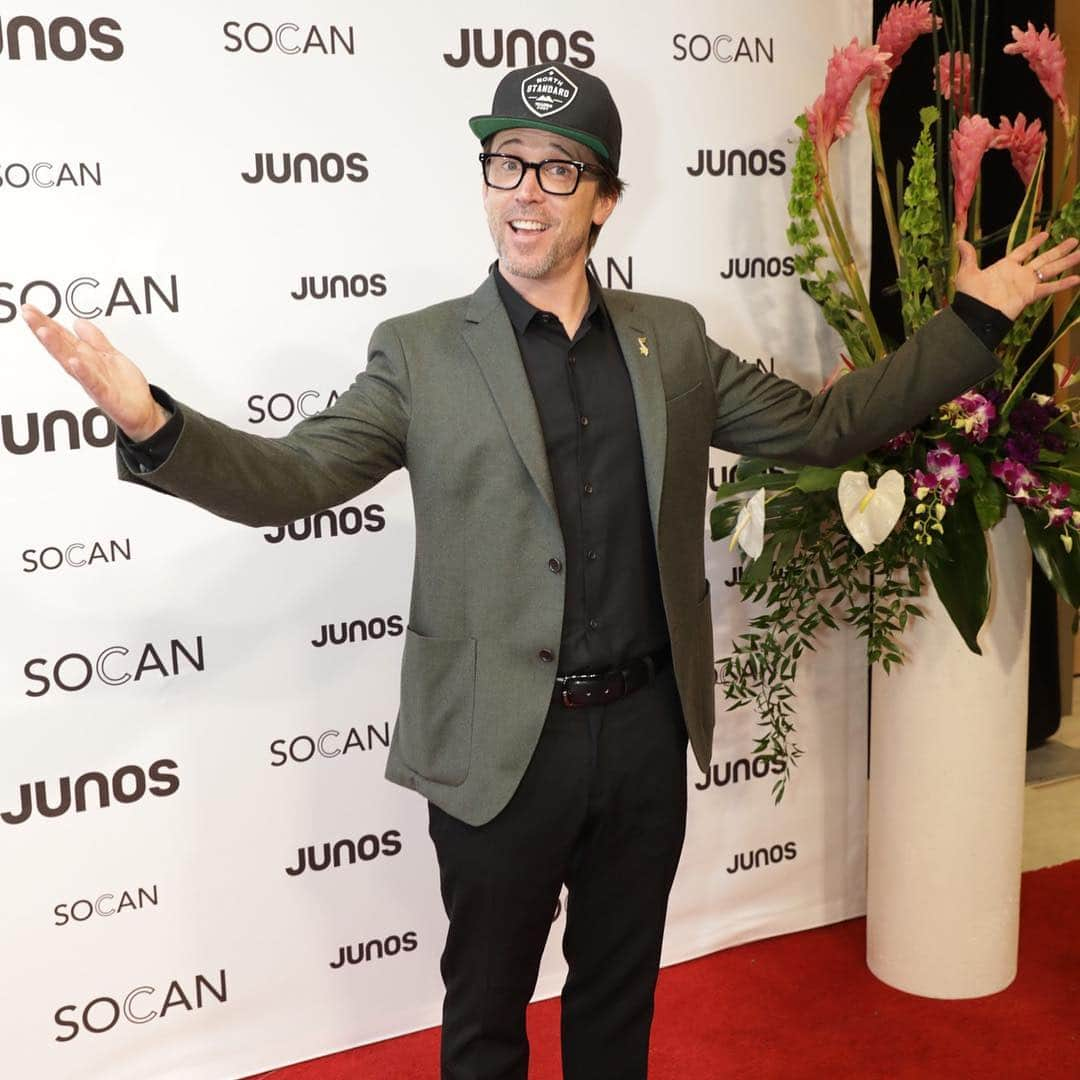 SOCANさんのインスタグラム写真 - (SOCANInstagram)「@billytalentband rocking the red carpet #junos」3月17日 5時53分 - socanmusic