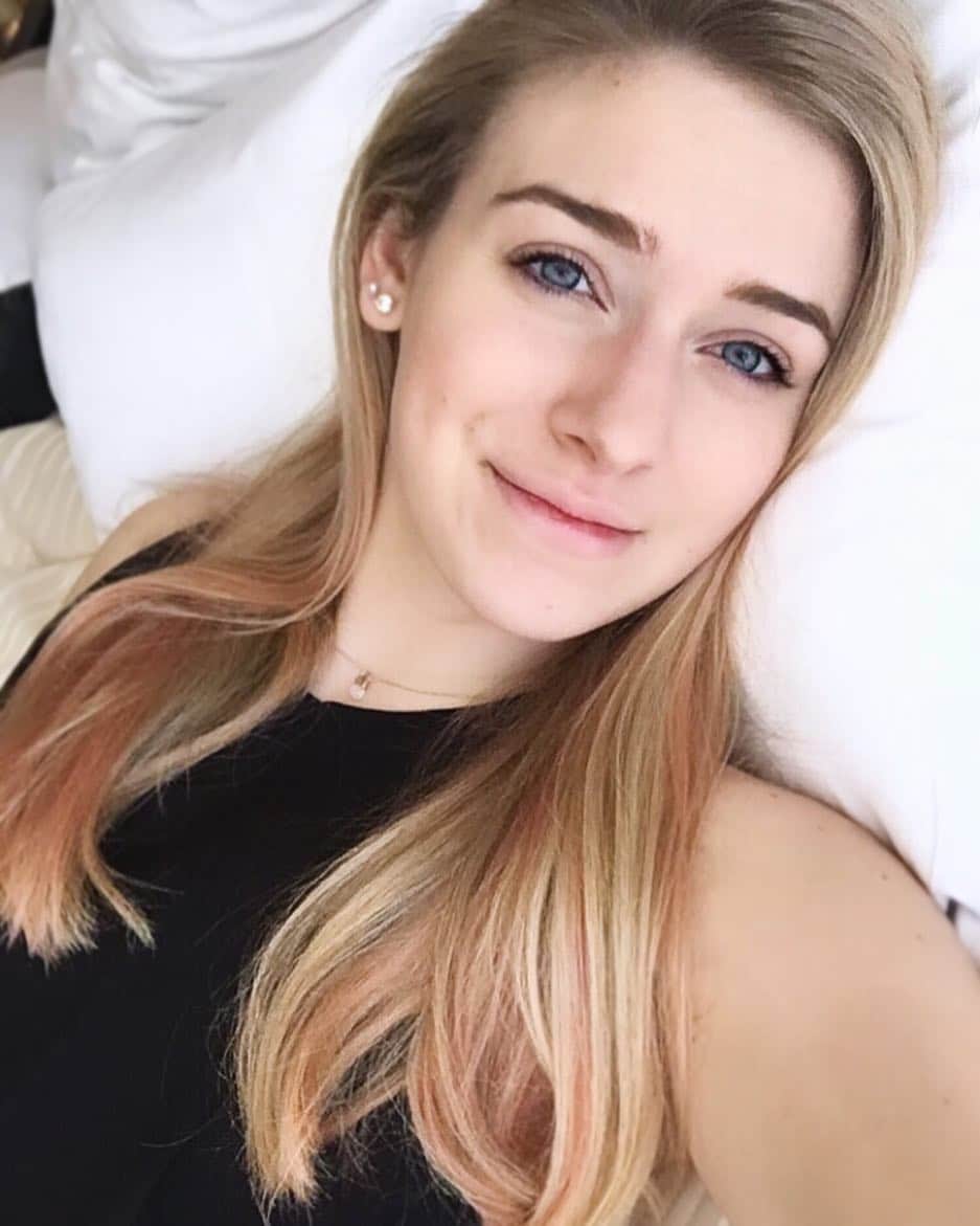 レイチェル・パーソンズのインスタグラム：「Found some warmer weather☀️」