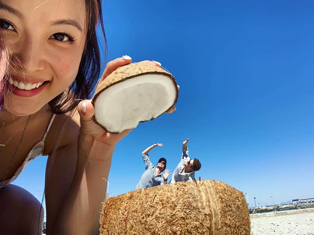 ミン・ユラのインスタグラム：「🥥 we mixin」