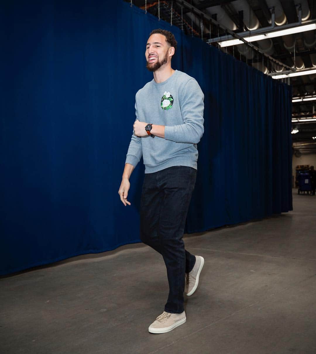 クレイ・トンプソンのインスタグラム：「Look good, feel good, let’s go! The @tissot.us x Spalding watch is 🔥 and just launched.」