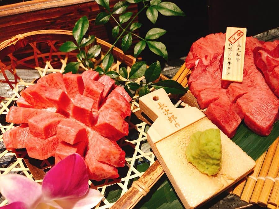 森田真結子さんのインスタグラム写真 - (森田真結子Instagram)「JAPAN仙台の前日、かまへん(@kamahen028 )と食べたお肉、美味しかったなぁ～🤤 雲丹と生肉の「うにく」軍艦、初めて食べたけどむちゃくちゃ美味しかった、、、 仙台牛最高だった～🥩 かまへんは、2018年度後半からJAPANプロ🎯になった仙台の人で、YouTuberもしてるの🙂 私のベースボール・マガジン社さんから出ているトレーディングカードを箱買いして開封動画撮ってくれたり、コラボでプレゼント企画してくれたり、tricoにも仙台からしょっちゅう来てくれてますw  良かったらInstagramのフォロー、YouTubeチャンネル登録してね☺️ https://www.youtube.com/channel/UCbIfXNTdwEPXtjmpO_r9yWw」3月17日 8時31分 - mayodarts