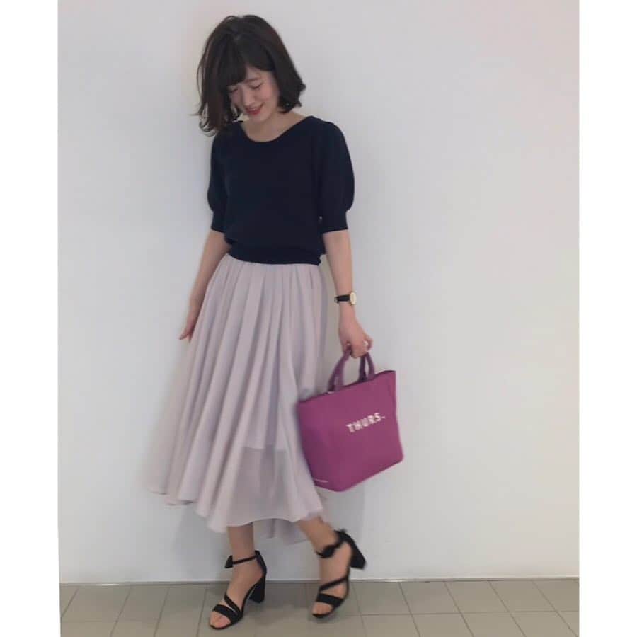 トランテアンソンドゥモードさんのインスタグラム写真 - (トランテアンソンドゥモードInstagram)「【😍💕31filles COORDINATE🍭】 31filles うおchanは、バックスカーフリボンが可愛く今年らしいニット×イレギュラーヘムで揺れ感を楽しめるスカートで大人気コーデ👠✨ お早めにチェックしてみて下さいね😘🌸 ———————————————————— ♦️スカーフリボン2WAYニット￥7,900+tax #31sdm品番059111 ♦️イレギュラーヘムスカート￥8,900+tax #31sdm品番039112 ♦️7 DAYS BAG￥2,900+tax #31sdm品番109114 ♦️アシメストラップリボンサンダル￥8,900+tax #31sdm品番109106 ＜STAFF 身長162cm/36size＞ ———————————————————— 品番をタップして別コーデをチェックしてね😘 #31Sonsdemode #31sdm #31sdm_outfit #31filles #31filles_うおchan ( @uochan_31 ) #fashion #spring #skirt #knit #ootd #outfit  #トランテアンソンドゥモード #トランテアン  #トランテアンフィーユ #大丸梅田店 #大丸梅田5F」3月17日 8時33分 - 31sonsdemode