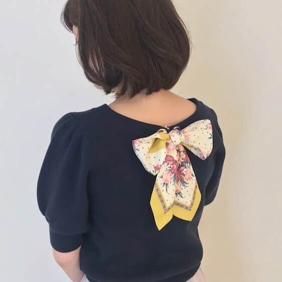 トランテアンソンドゥモードさんのインスタグラム写真 - (トランテアンソンドゥモードInstagram)「【😍💕31filles COORDINATE🍭】 31filles うおchanは、バックスカーフリボンが可愛く今年らしいニット×イレギュラーヘムで揺れ感を楽しめるスカートで大人気コーデ👠✨ お早めにチェックしてみて下さいね😘🌸 ———————————————————— ♦️スカーフリボン2WAYニット￥7,900+tax #31sdm品番059111 ♦️イレギュラーヘムスカート￥8,900+tax #31sdm品番039112 ♦️7 DAYS BAG￥2,900+tax #31sdm品番109114 ♦️アシメストラップリボンサンダル￥8,900+tax #31sdm品番109106 ＜STAFF 身長162cm/36size＞ ———————————————————— 品番をタップして別コーデをチェックしてね😘 #31Sonsdemode #31sdm #31sdm_outfit #31filles #31filles_うおchan ( @uochan_31 ) #fashion #spring #skirt #knit #ootd #outfit  #トランテアンソンドゥモード #トランテアン  #トランテアンフィーユ #大丸梅田店 #大丸梅田5F」3月17日 8時33分 - 31sonsdemode