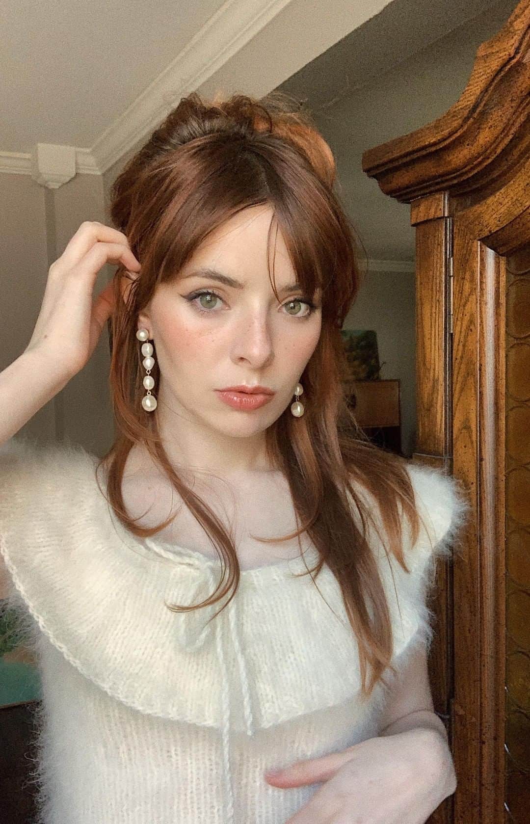 ジェーン・アルドリッジのインスタグラム：「Songs:  Caroline Loeb- A quoi tu penses? Dancing Fantasy-Hang Loose  List of products used:  Amore Pacific Youth Radiance Concentrator http://bit.ly/2F8BvLA  Sulwhasoo Perfecting Cushion http://bit.ly/2Fatvtu  Becca Undereye Brightening Concealer http://bit.ly/2F6jZYp  Tom Ford Shade & Illuminate http://bit.ly/2TDjIWW  NARS Exposed Cheek Pallete http://bit.ly/2TJTouk  Stylenanda Velvet Lip Tint in Taupe https://bit.ly/2W7WCVn  Benefit Brow Zing  http://bit.ly/2TKbvR1」