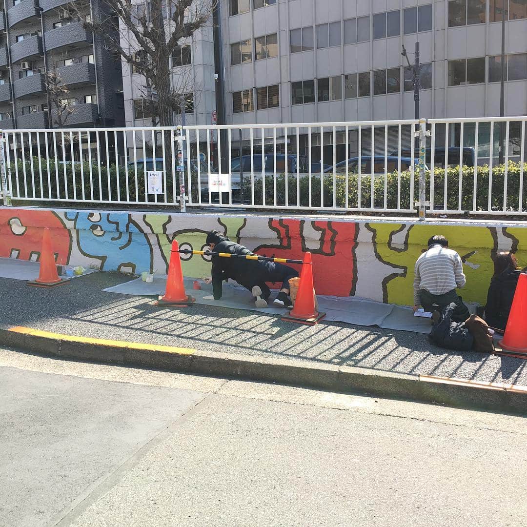 合田経郎のインスタグラム：「今日も壁画。 #なかめエンノシターズ」
