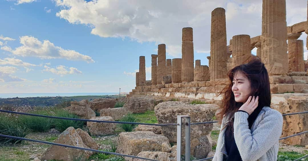 パク・ウンビンさんのインスタグラム写真 - (パク・ウンビンInstagram)「#Agrigento #아몬드꽃」3月17日 19時52分 - eunbining0904