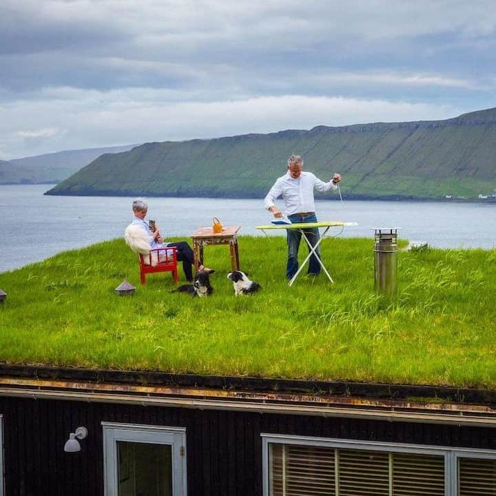 Lonely Planetさんのインスタグラム写真 - (Lonely PlanetInstagram)「'On the island of Streymoy and all around the Faroe Islands, you’ll find cottages and houses with sod roofs of grass, which fit into the landscape and create a fairytale-like atmosphere. Depending on the pitch angle, you can easily find sheep grazing on roofs. I shot this in the village of Velbastaður.' – @LolaAkinmade #lpinstatakeover #lpPathfinders」3月17日 20時00分 - lonelyplanet