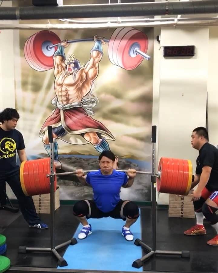 山本俊樹のインスタグラム：「back squat 301KG  @crossfit_yoyogi  @crossfit_yoyogi  @crossfit_yoyogi  #weightlifting #snatch #cleanandjerk #squat #deadlift  #耐えて勝つ #率先垂範 #山本俊樹 #LEGACYLIFTER」