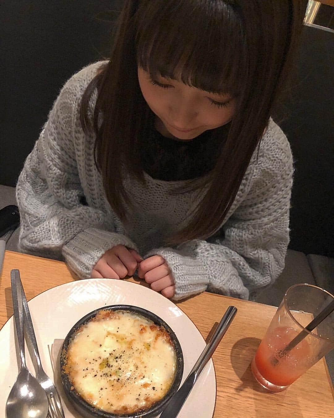 華山志歩さんのインスタグラム写真 - (華山志歩Instagram)「﻿ ﻿ 大好物ラザニアをみつめるわたし🤤﻿ ﻿ ﻿ ﻿ #みつめすぎて怖い」3月17日 20時20分 - shiho_hanayama_official