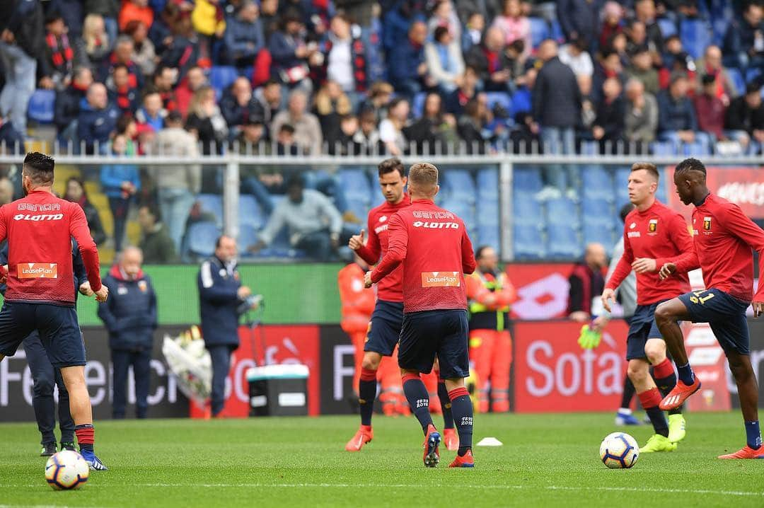 ジェノアCFCさんのインスタグラム写真 - (ジェノアCFCInstagram)「👊🏻 Dai, ragazzi! Ci siamo. Testa e cuore. ⚽️ Sempre #ForzaGenoa! ❤️💙 #GenoaJuventus」3月17日 20時20分 - genoacfc