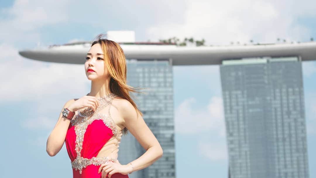 Nicole Chenのインスタグラム：「My beautiful #singapore ! Loving it! Sony Lens 70/200mm @sonysingapore Clothes by @covetella Photographer : @daryl.yeap #nicolechen #beautiful #photoshoot #model #dj #djane #singaporedj #singaporemodels #singaporemodel #sony #sonylens #sonylenses #marinabaysands #iconic #travel #vlog #singaporevlog #fashion #fashionstyle #singaporefashion」