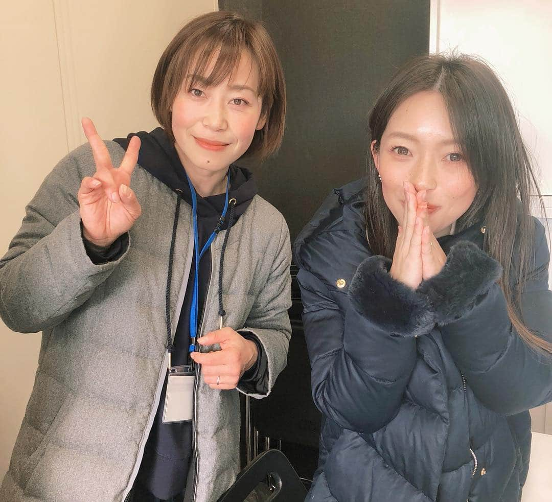 羽村亜美さんのインスタグラム写真 - (羽村亜美Instagram)「昨日に続いて #東京五輪  #日本代表  関連のお仕事です(^^) #ホッケー #チャレンジマッチ2019  #55年ぶり  となる東京での #ホッケー日本代表  の試合  ホッケー日本代表は昨年ジャカルタで開催された #アジア競技会  で男女共に優勝を飾り、オリンピックでのメダル獲得が期待されています。 今日行われたエキシビションマッチでは、男子日本代表 #サムライジャパン  女子日本代表 #さくらジャパン  に  代表入りを狙う男女の #U２１ が挑戦しました！  2試合実況担当させて頂き(^^) 朝からずーーっと喋りっぱなし(^^) ホッケーの魅力のひとつはスピード！！ 早くて迫力あって魅入ってしまいました！！ サークル内での攻撃、 #ペナルティコーナー  見応えたっぷりでした！！ 今日も #解説  の #藤尾香織  さん #高橋  さん  に助けて頂きながら。 本当にありがとうございます！！ あっ！ 10年前に楽天担当だった記者さんとめっっっちゃ久しぶりに再会！一気にテンション上がりーの笑笑笑笑」3月17日 20時49分 - amihamura