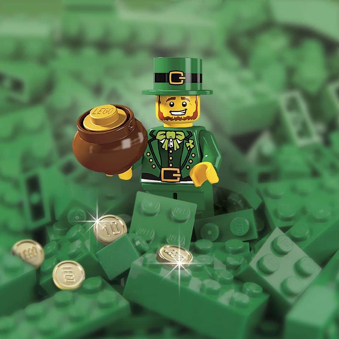 LEGOさんのインスタグラム写真 - (LEGOInstagram)「We hope the luck is with you today 🍀 Happy St. Patrick's Day!」3月17日 21時00分 - lego