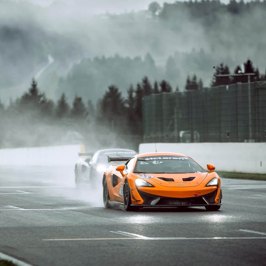 McLaren Automotiveさんのインスタグラム写真 - (McLaren AutomotiveInstagram)「Now entering its second full year, the #PureMcLaren #GT4OneMakeSeries opener is just around the corner. Will the start of the season in Portimão be as thrilling as Spa in 2018? #McLarenExperiences」3月17日 21時00分 - mclarenauto