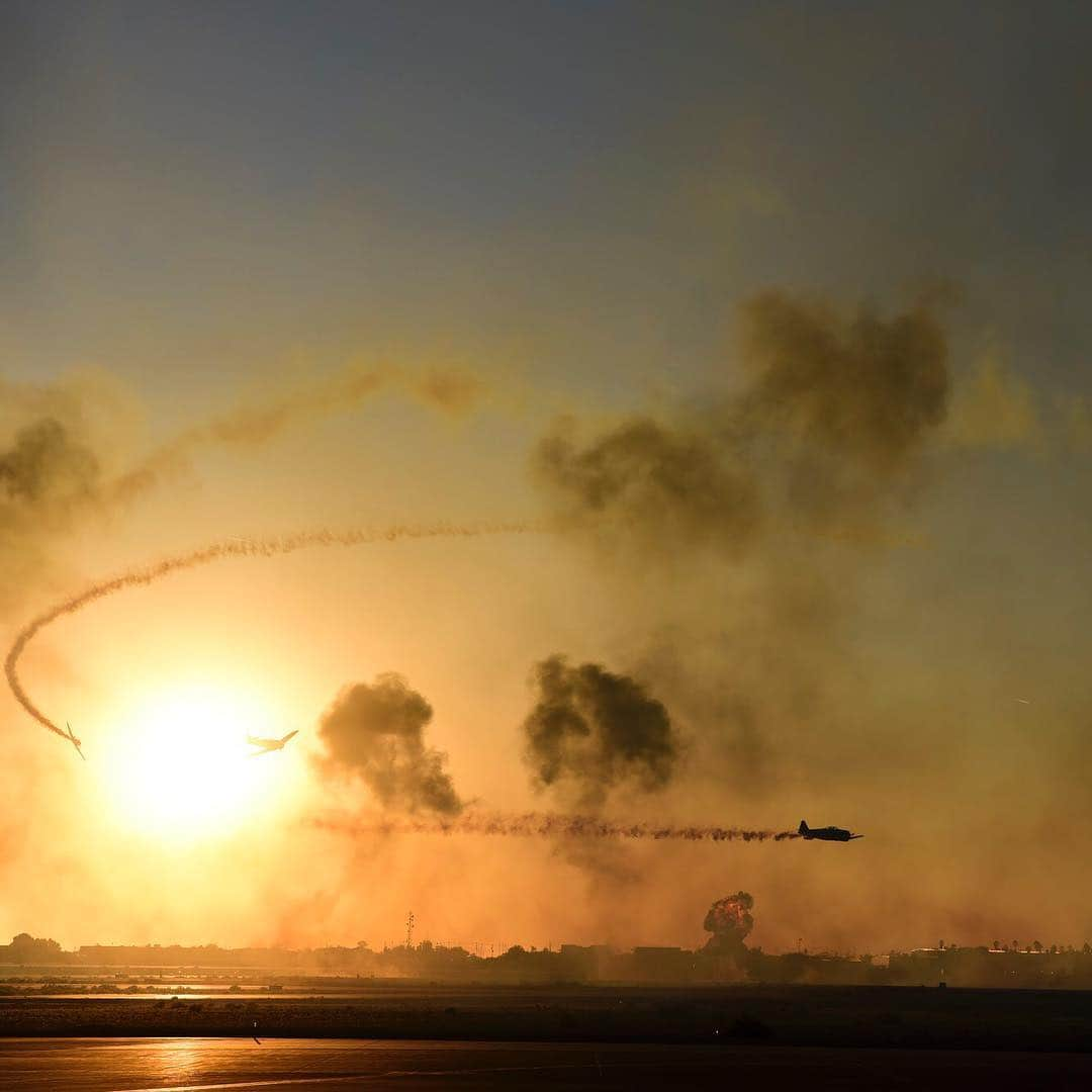 アメリカ海兵隊さんのインスタグラム写真 - (アメリカ海兵隊Instagram)「Dog Fight  Tora! Tora! Tora! performs a twilight show during the Yuma Air Show at Marine Corps Air Station Yuma, Arizona, March 8, 2019. The Tora! Tora! Tora! performance depicts the Japanese attack on Pearl Harbor which signaled the start of America’s involvement in World War II. (U.S. Air Force photo by Staff Sgt. Betty R. Chevalier)  #Marines #USMC #Marine #MarineLife #MarineCorps #Military #Tora #Arizona #WWII #AirShow #Aviation #Airplane #Sunset #Flying #March #Yuma #PearlHarbor」3月17日 20時52分 - marines