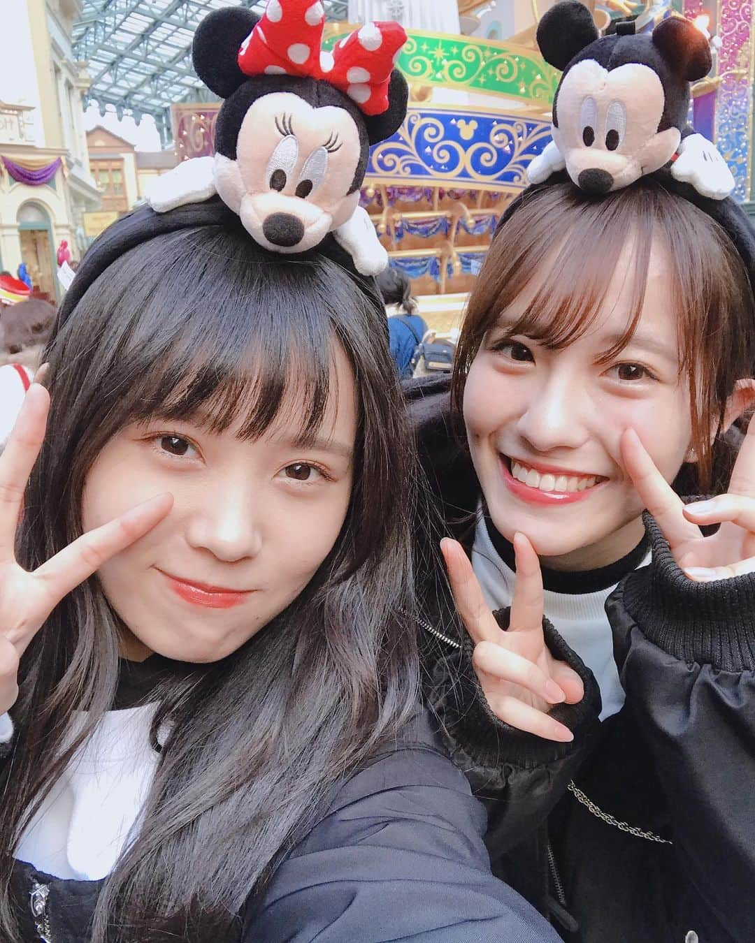 小嶋花梨さんのインスタグラム写真 - (小嶋花梨Instagram)「ももるんと夢の国へ🐭🏰💙﻿ ﻿ ﻿ ﻿ ずーっとももるんがにこにこしながら﻿ ﻿ わしは幸せです〜﻿ ﻿ って口癖のように言ってて、こんなに喜んでくれる子と一緒にこれて私も幸せでした☺️﻿ ﻿ ﻿ 次は海の方にも行きたいね〜💗﻿ ﻿ ﻿ #ディズニーランド #Disney #Disneyland﻿ #岩田桃夏 #ももるん #こじるん」3月17日 20時53分 - nmb_kojima_48