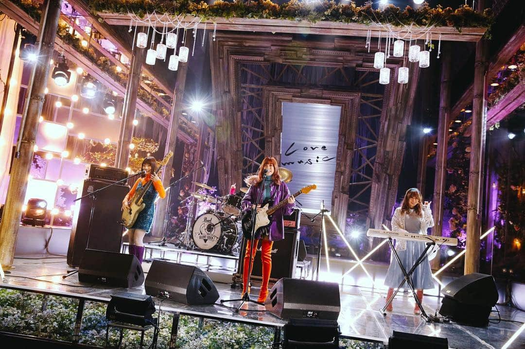 フジテレビ「Love music」のインスタグラム