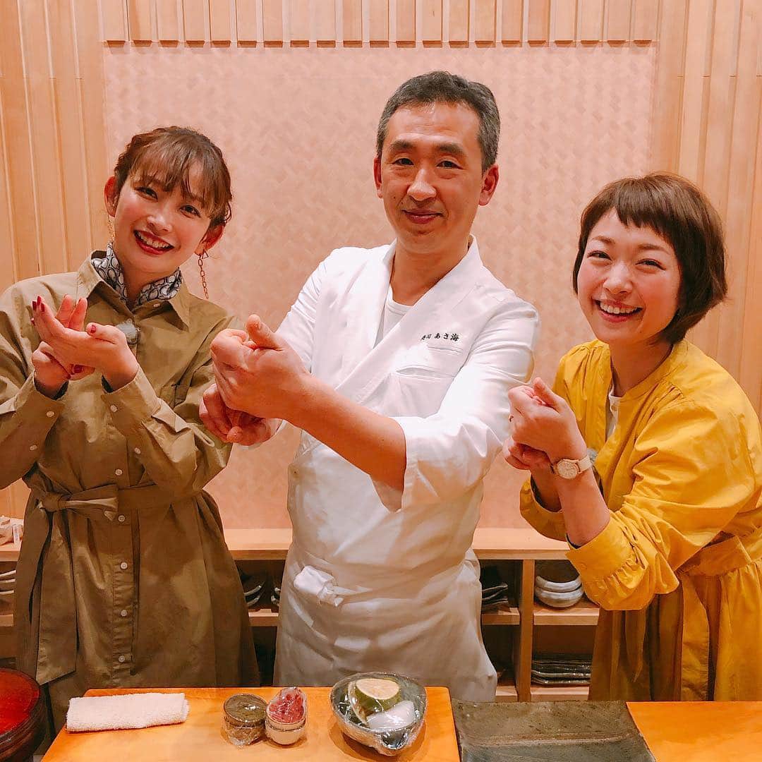 中上真亜子さんのインスタグラム写真 - (中上真亜子Instagram)「今日はね、15:24から北九州の魅力を存分にお伝えしたい特番RKB#ふわタビ のオンエアだよっ🥰小雪さんとお届けします🍺こないだお伺いした#あさ海 さんにもこの時に出会ったんだ🍣  そしてこのあと12:57〜今日感テレビ日曜版生放送だよ🛵3枚目にもあるように今日もステキなモノや場所が出て来るよー🛵❣️ #いや挙式当日に逃げ出す花嫁感」3月17日 12時45分 - maako_nakagami