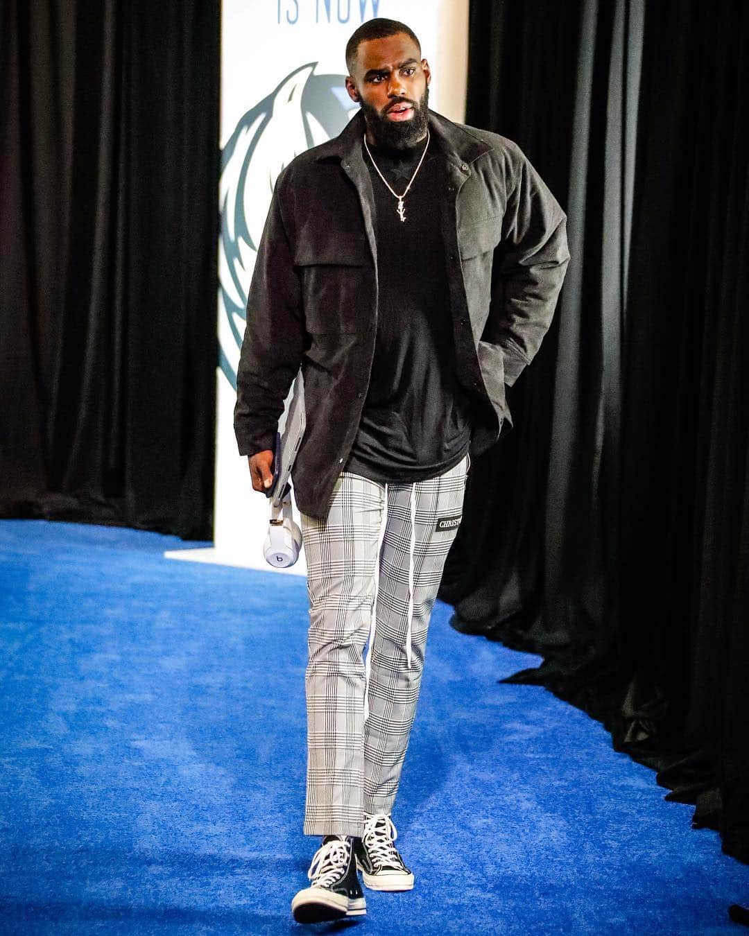 ティム・ハーダウェイ・ジュニアのインスタグラム：「THANK YOU everybody for showing me that Bday love!!! Blessed to see another year, thankful for my amazing family/friends, and happy to get that W tonight. #mffl #goblue」