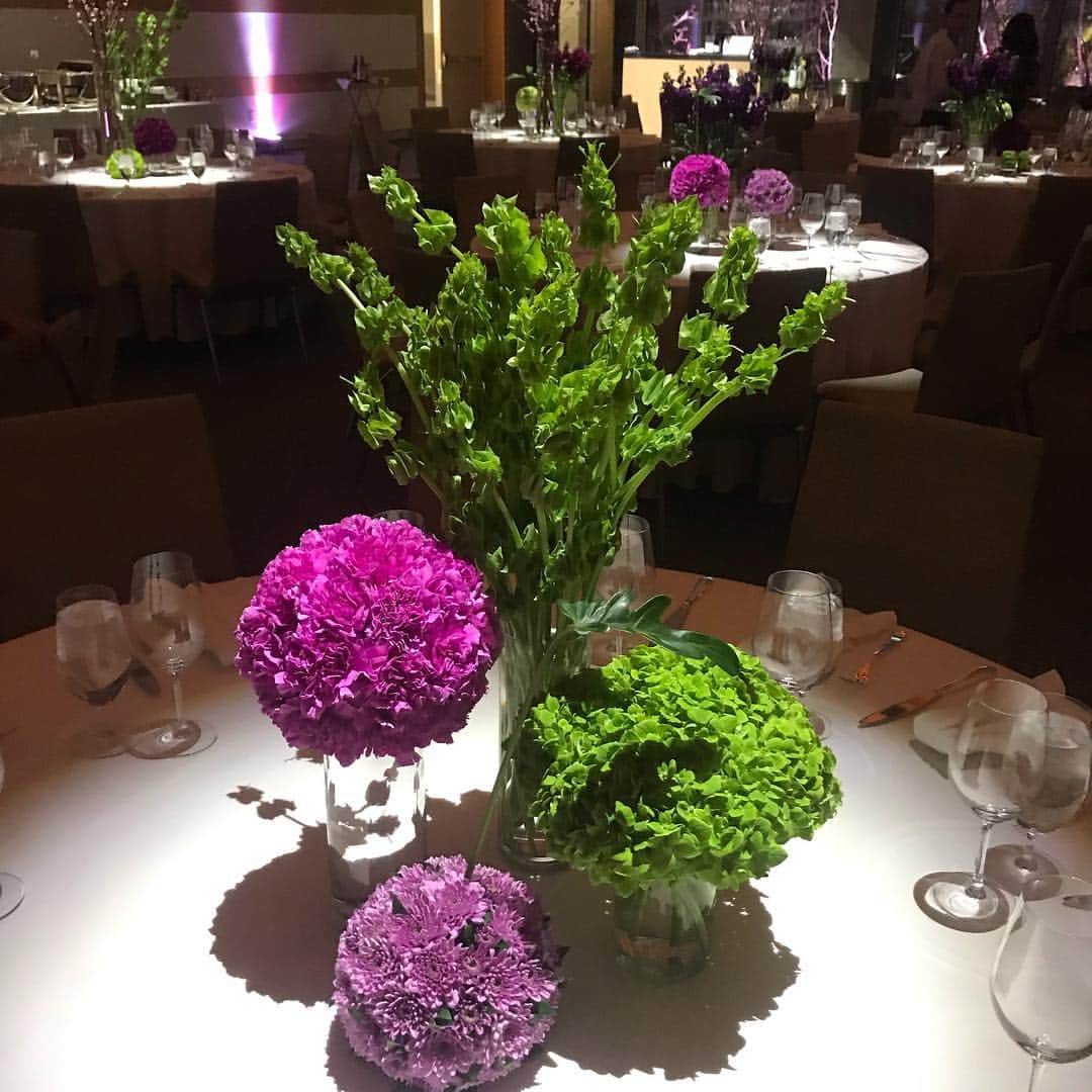 ニコライ・バーグマン・フラワーズ＆デザインさんのインスタグラム写真 - (ニコライ・バーグマン・フラワーズ＆デザインInstagram)「Table Flower setup at the Skirball Center this evening. #willowsschool #nicolaibergmann #galaparty」3月17日 13時11分 - nicolaibergmann