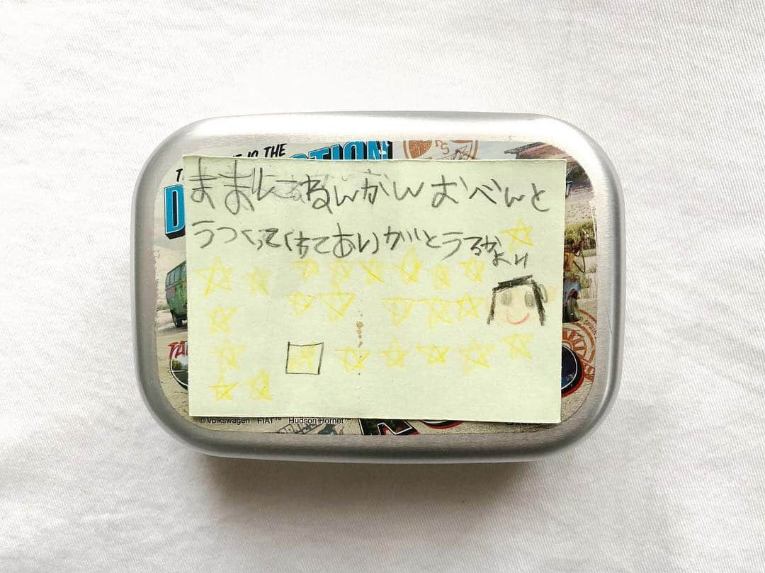 ᴋᴀɴᴀᴋöさんのインスタグラム写真 - (ᴋᴀɴᴀᴋöInstagram)「#最後のお弁当 🍱✨ * 幼稚園最後の お弁当の日… ピカピカになった お弁当箱に、 かわいい お手紙💌が ついていました😭🙏🏻💕 * いつも残さずに 食べてくれて ありがとう☺️🍀✨ * #手紙#ありがとう#宝物#お弁当#rioruka_幼稚園記録_」3月17日 13時33分 - kanakokko_34_