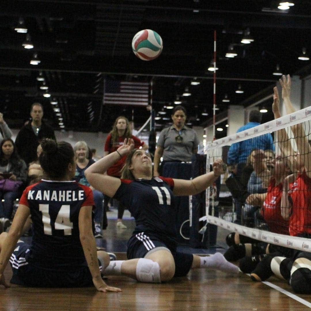 USA Volleyballさんのインスタグラム写真 - (USA VolleyballInstagram)「@usav_sitting_wnt defeated @volleyballcanada twice on Saturday to improve 4-0 in its exhibition series taking place during @crossroadsvb in Denver. The series concludes on Sunday at 9 a.m. MT. For the daily review and photo gallery, visit www.usavolleyball.org.」3月17日 14時15分 - usavolleyball