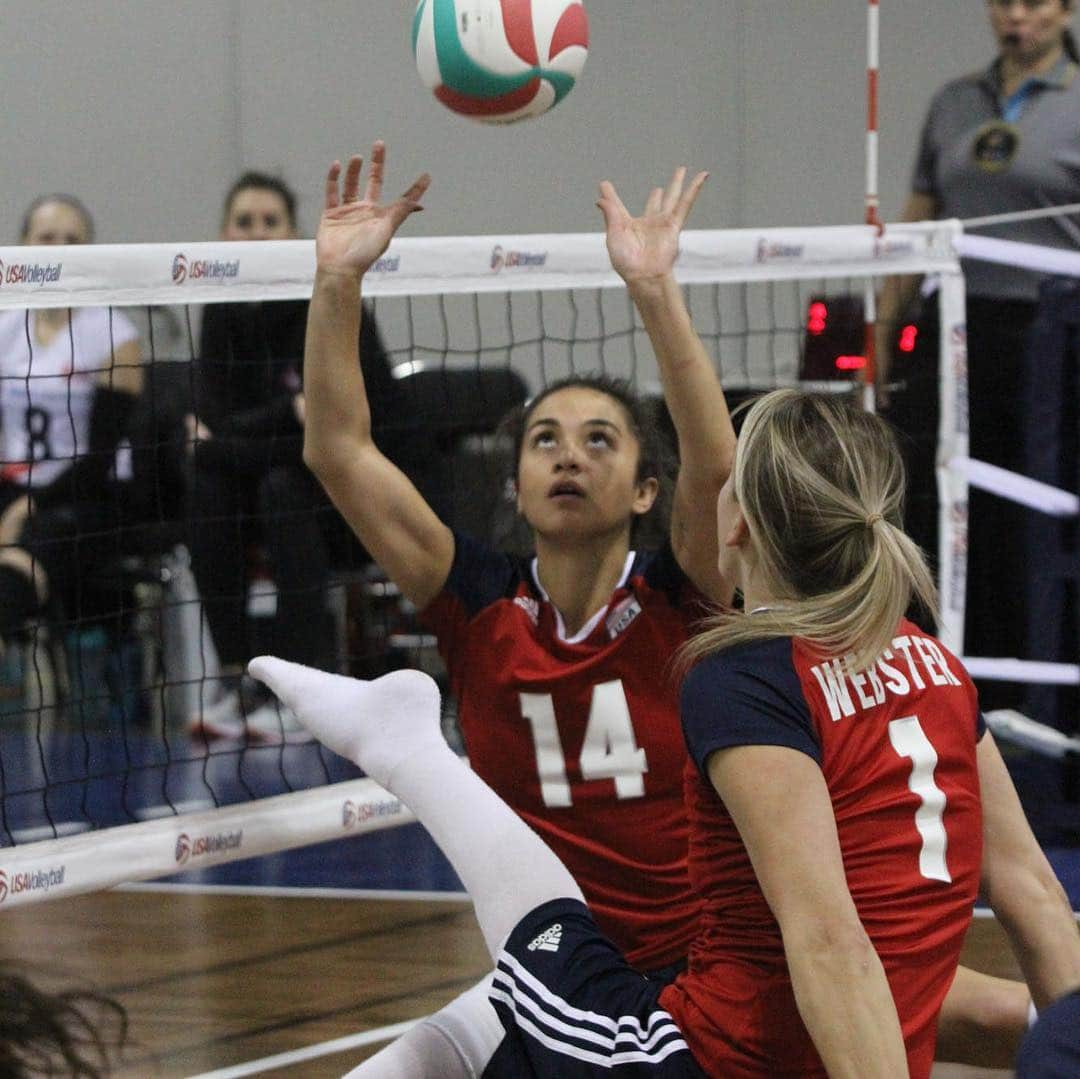 USA Volleyballさんのインスタグラム写真 - (USA VolleyballInstagram)「@usav_sitting_wnt defeated @volleyballcanada twice on Saturday to improve 4-0 in its exhibition series taking place during @crossroadsvb in Denver. The series concludes on Sunday at 9 a.m. MT. For the daily review and photo gallery, visit www.usavolleyball.org.」3月17日 14時15分 - usavolleyball