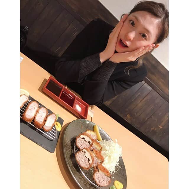 大川藍のインスタグラム：「ランチデート #とんかつ#きんとん#渋谷#ランチ#渋谷ランチ#lunch#ロースカツ#野菜ミンチ#food#激ウマ#デート」