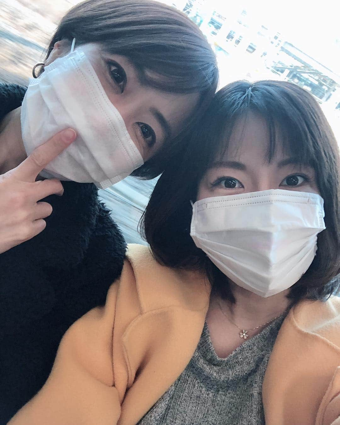 庄司ゆうこさんのインスタグラム写真 - (庄司ゆうこInstagram)「マスク女子🤗病院でよく効く点鼻薬をもらってから花粉症がだいぶマシになってきた✨出産祝いや誕生日プレゼントに可愛いぬいぐるみやオムツケーキ、キーケースや安産お守り、たくさん頂きました💕お財布は毎年4月に自分で買っていて今年は出産前にget！毎日使うお財布が変わると気持ちが入れ替わる(^^) #マスクマン#マスク女子#ぬいぐるみ#オムツケーキ#安産お守り#氷川神社#chanel#キーケース#財布#財布新調#臨月#妊娠36週#出産予定日#20日切りました」3月17日 14時23分 - yuko.shoji