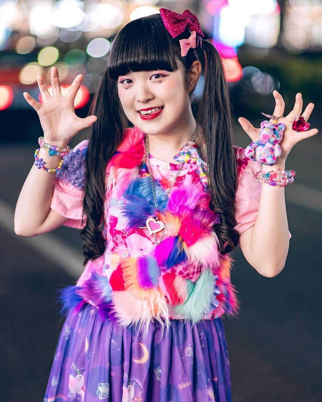 Harajuku Japanさんのインスタグラム写真 - (Harajuku JapanInstagram)「Japanese teens Soso (@soso_americanboy) and Miori (@miori06kidz) on the street in Harajuku wearing colorful fun fashion including a vintage E.T. shirt from Pinnap, 6%DOKIDOKI top and skirt, Peco Club, Hello Kitty, Kiki2, Tokyo Bopper, and Nike.」3月17日 14時29分 - tokyofashion