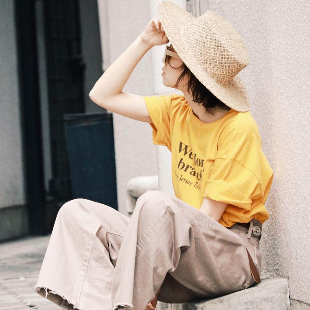 Eri Koyamaさんのインスタグラム写真 - (Eri KoyamaInstagram)「. #ロゴショートTee 単丈がハイウエストと合わせやすい！ . @ungrid_official  #Ungrid #shop_ungrid_eri #shopstaff #Ungridルミネ2大宮 #ルミネ2大宮 #ootd #coordinate #fashion #Ungrid_19ss #spring #153cm #ファッション #コーデ #カジュアル #春服」3月17日 14時59分 - 6ri___k