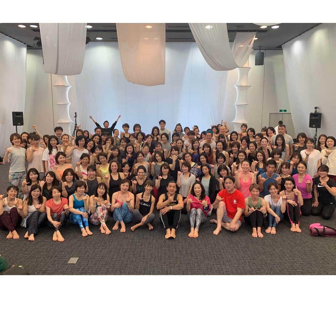 花田美恵子さんのインスタグラム写真 - (花田美恵子Instagram)「@yogajapan.jp 主催『YOGA EXHIBITION 2019』 最終日の日曜日☀️早朝よりたくさんの方にお集まり頂き有難うございました！ 初めてこの様に大きな日本のヨガイベントに参加させて頂きましたが、色々な方とお会いできとても楽しかったです。 ヨギーの方も、これから〜の方もご来場お待ちしています🧘‍♀️ YOGA JAPANオフィシャルサイト https://www.yoga-japan.jp/  #hawaii #yoga #tokyo #yogajapan #yogaexhibition #bconnect #ハワイヨガ」3月17日 15時05分 - hawaiimieko