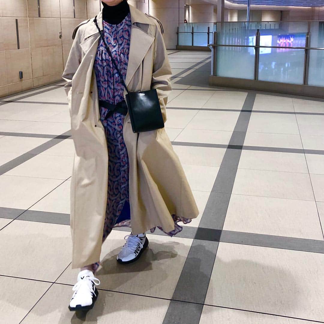 chikako0824のインスタグラム：「今日のコーデ😊 この前やっとボヘミアンラプソディ観てきました。今はすっかりクィーンの曲にハマっててずっと聴いてます。 今頃って言われますが。  #isabelmarantetoile  #ebure  #jilsander  #y3  #イザベルマランエトワール  #エブール  #ジルサンダー  #ワイスリー  #50代コーデ」