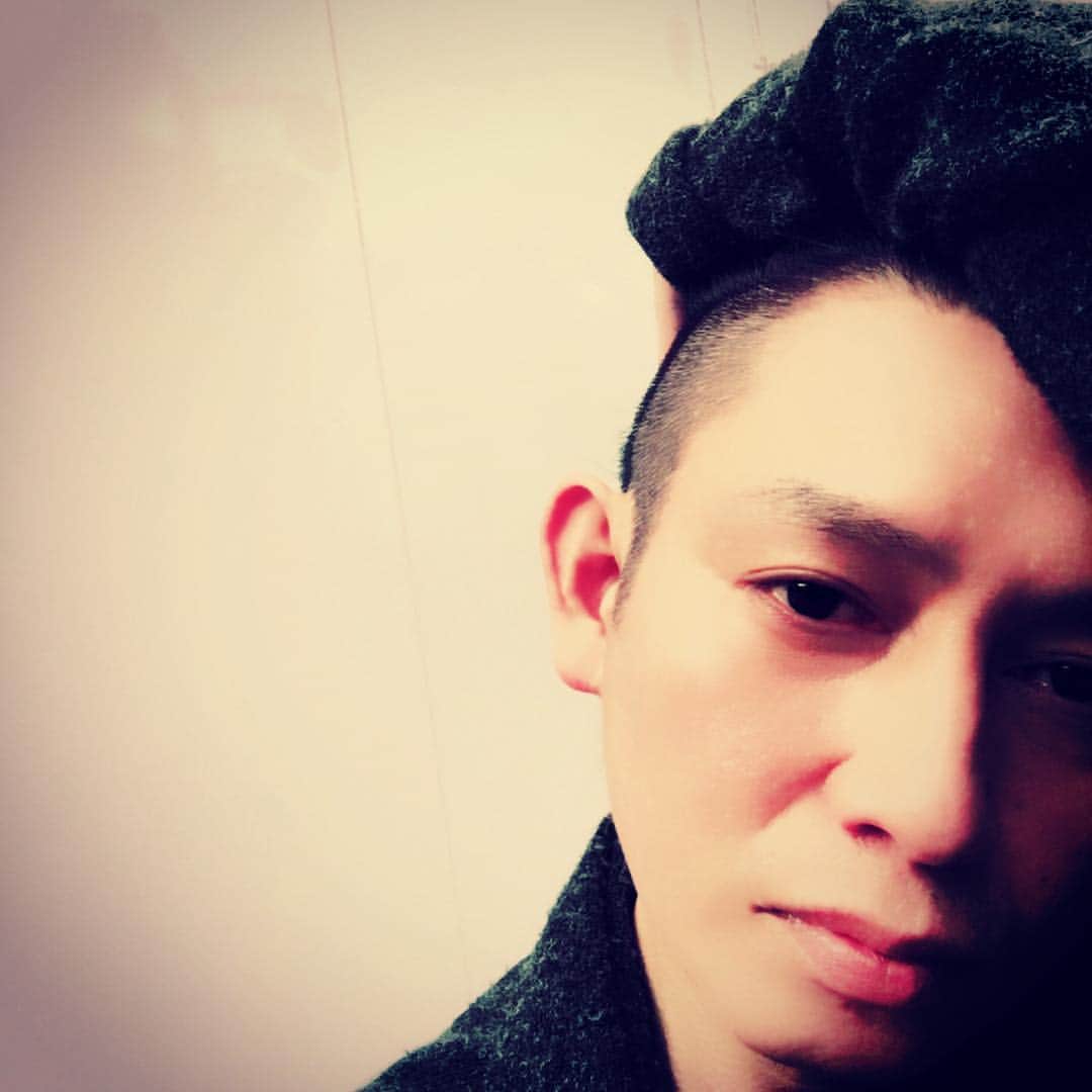 のインスタグラム：「春から、リセット！ 丸めました！  #ボウズ #坊主 #shavedhead #삭발 #ICONIQ #ICONIQ気分」