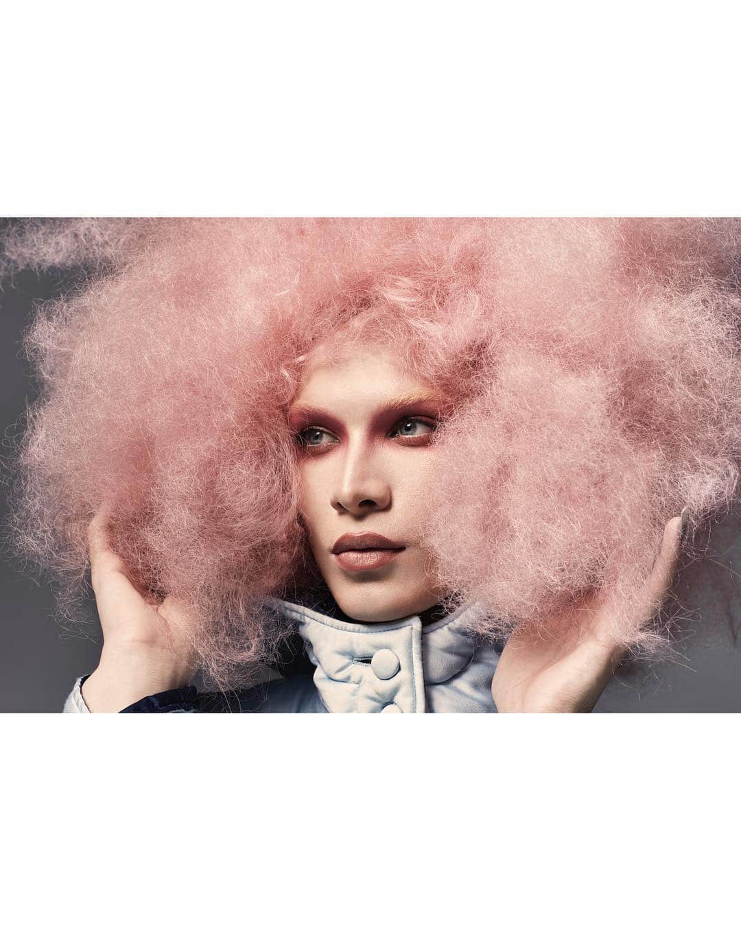 Shun Watanabeさんのインスタグラム写真 - (Shun WatanabeInstagram)「🌸🌸🌸 MISS FAME for @voguejapan online Photography @takayofficial  Hair @katsuyakamo  Make up and Model @missfamenyc  Styling and Creative direction @shun_watanabe  Vintage Coat by Kansai Yamamoto Vintage Hakama and boots by stylist’s own Corset by model’s own Thank you @casukoroche  #missfame #voguejapan」3月17日 15時28分 - shun_watanabe