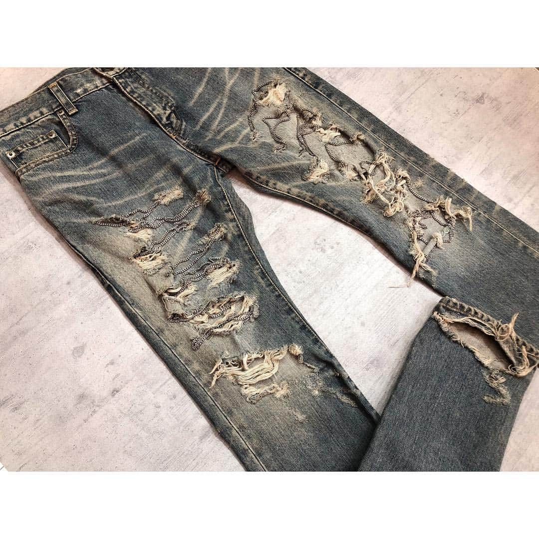 RINKAN渋谷店さんのインスタグラム写真 - (RINKAN渋谷店Instagram)「【2F New Arrival】 《SAINT LAURENT PARIS》 "Chain Denim" 13AW... ㅤㅤㅤㅤㅤㅤㅤㅤㅤㅤㅤㅤㅤ サンローランの中で名作の多い13AWよりチェーンデニムが入荷致しました。1つ1つ丁寧に施された手作業のクラッシュ加工や複雑に重なる様に配置されたチェーン等、インパクトの強いデザインですが非常に繊細な加工が施されています。是非店頭にてご覧下さい。 ㅤㅤㅤㅤㅤㅤㅤㅤㅤㅤㅤㅤㅤ #rinkan #shibuya #saintlaurent #saintlaurentparis #dior #diorhomme  #louisvuitton #lv #amiri #rickowens #balmain #celine #celinebyhedislimane #prada #burberry #valentino #maisonmargiela #thombrowne #acnestudious #hermes #cartier #fendi #rafsimons #calvinklein #givenchy #yohjiyamamoto #commedesgarcons #sulvam #sacai RINKAN 渋谷店 03-5458-3050 渋谷区神南1-12-16」3月17日 15時38分 - rinkan_shibuya