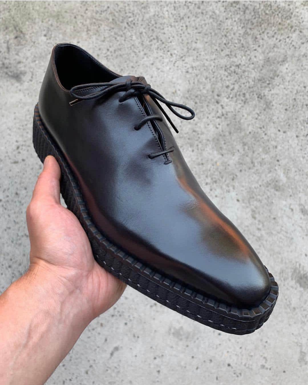 のインスタグラム：「@BERLUTI ALESSANDRO WITH CREEPERS SOLE Photo @s.g.a.o.b  #berluti #krisvanassche #kris_van_assche #berlutishoes #berlutiboyz」