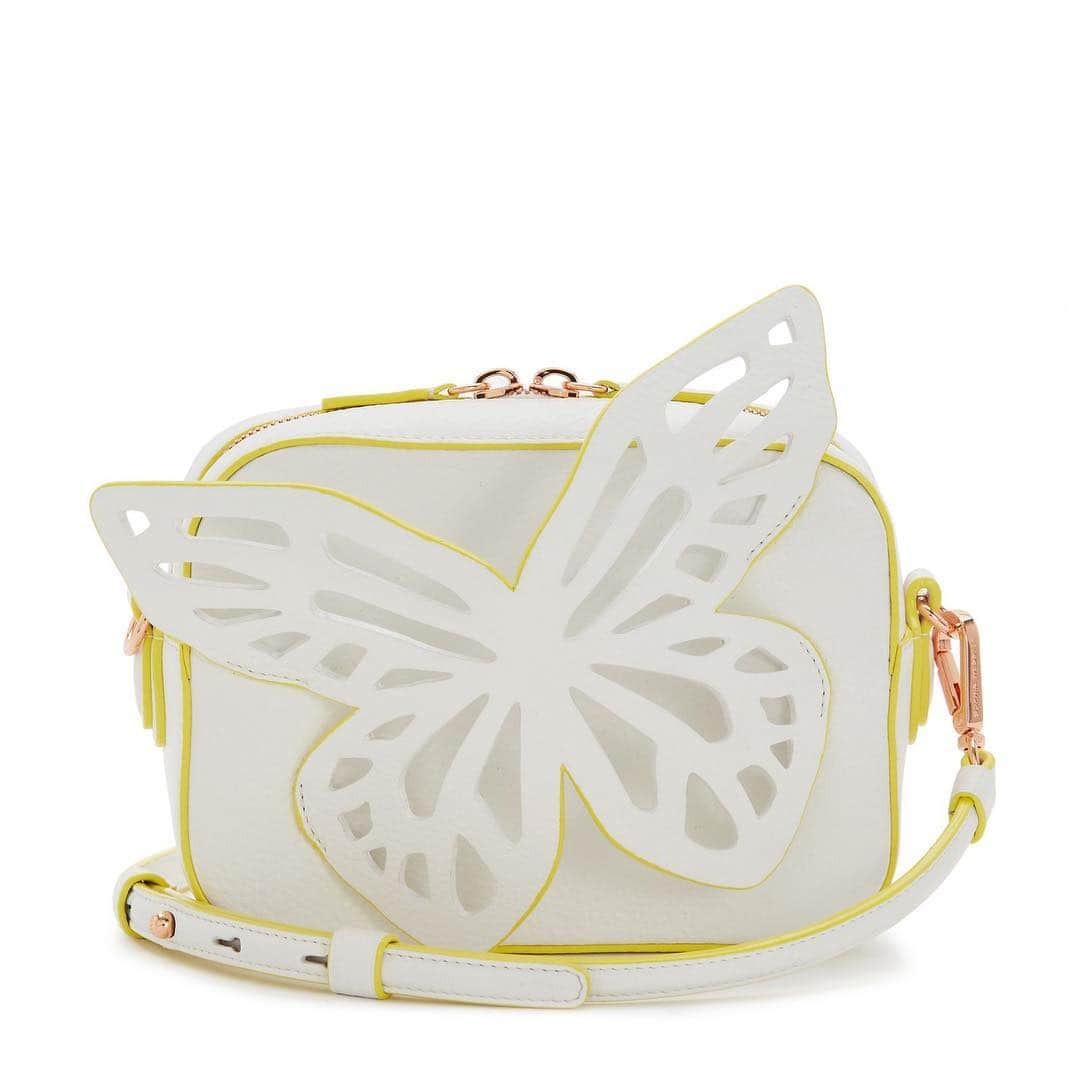 SOPHIA WEBSTERさんのインスタグラム写真 - (SOPHIA WEBSTERInstagram)「A bag that can do both... The ‘Flossy Camera Bag’ is our go to clutch and cross-body 🦋 Which colour are you? #SophiaWebster」3月17日 21時19分 - sophiawebster