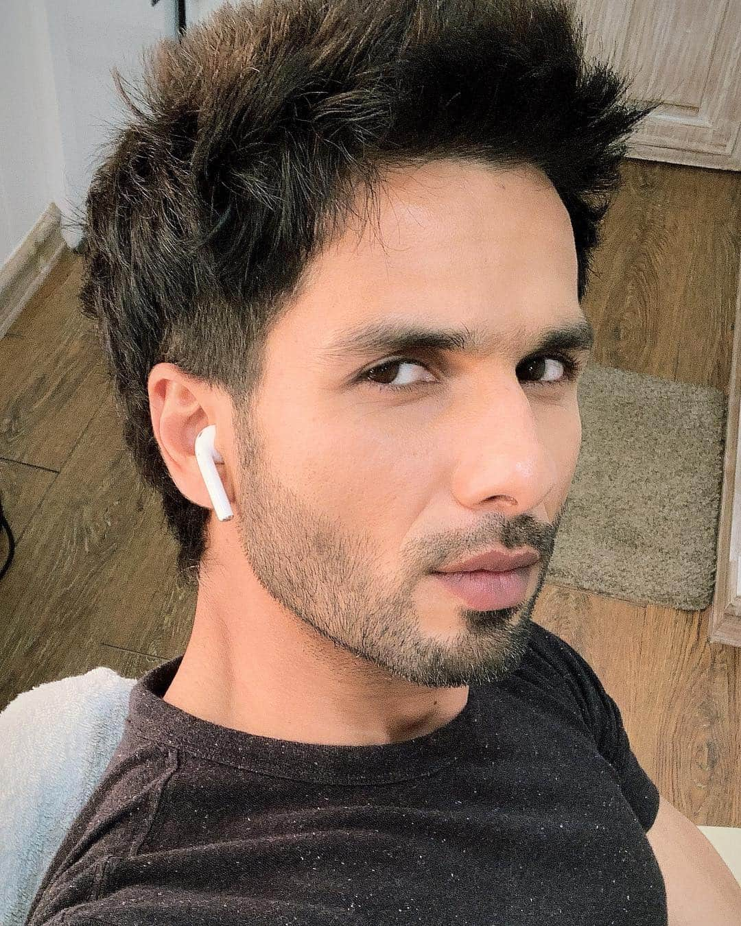 シャーヒド・カプールさんのインスタグラム写真 - (シャーヒド・カプールInstagram)「Almost home. 7 days to go #kabirsingh」3月17日 16時08分 - shahidkapoor