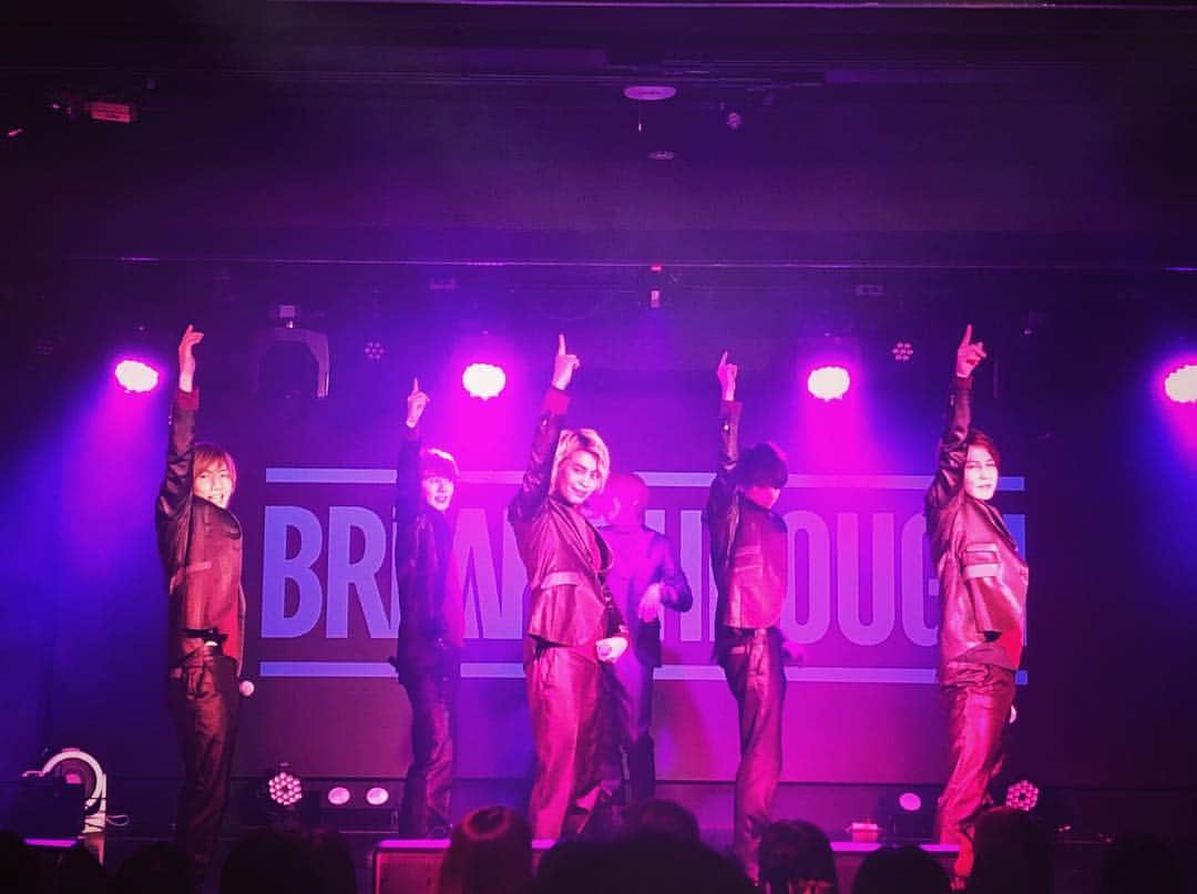 のインスタグラム：「3/16 BREAK THROUGH FREE ONE-MAN LIVE -STEP UP- in TOKYO 本日も沢山の方がお越しくださいました。ありがとうございます✨ 間も無く大阪公演FINAL！盛り上がっていきましょう！！ #BREAKTHROUGH #ブレイクスルー #鯨井俊介 #鐘井佑斗 #吉田涼也 #大咲貴徳 #伊藤純平 #新澤典将 #新体制 #STEPUPTOUR」