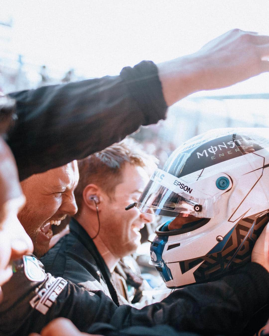 MERCEDES AMG PETRONASさんのインスタグラム写真 - (MERCEDES AMG PETRONASInstagram)「YESSSSS! @valtteribottas, that was well worth the wait!! 🤜🤛 #DrivenByEachOther • • • #MercedesAMGF1 #Mercedes #VB77 #AusGP #PETRONASmotorsports」3月17日 16時24分 - mercedesamgf1