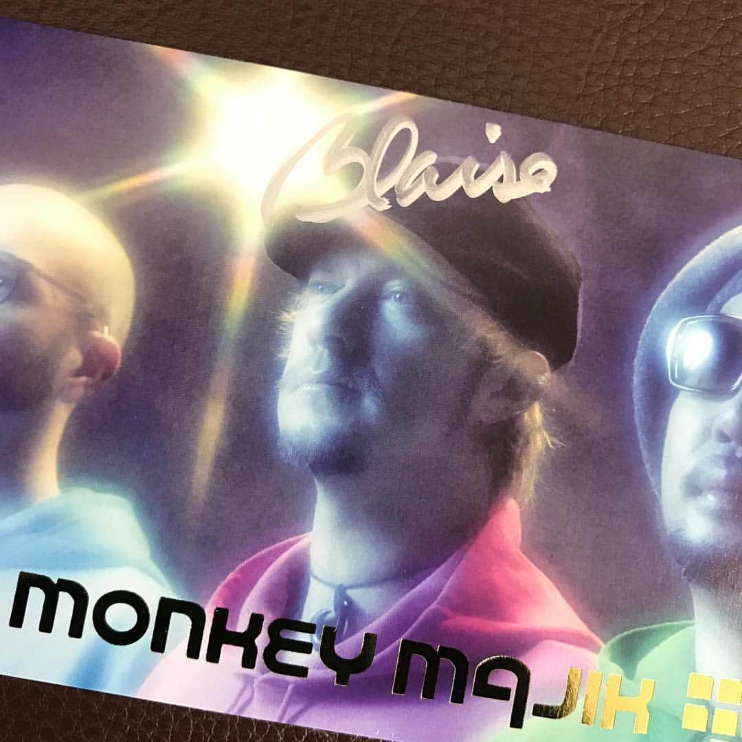 MONKEY MAJIKさんのインスタグラム写真 - (MONKEY MAJIKInstagram)「ファンクラブライブのピクチャチケットの中には、こんな当たり(?)が、ごく稀に紛れています😎  今日の名古屋公演もお待ちしています✨  会場でCOLLABORATEDのCDをご購入のお客様には、終演後のハイタッチ会にてメンバーより手渡しをさせていただきます👍  #monkeymajik #モンキーマジック #ファンクラブライブ #名古屋」3月17日 16時41分 - monkeymajik_official