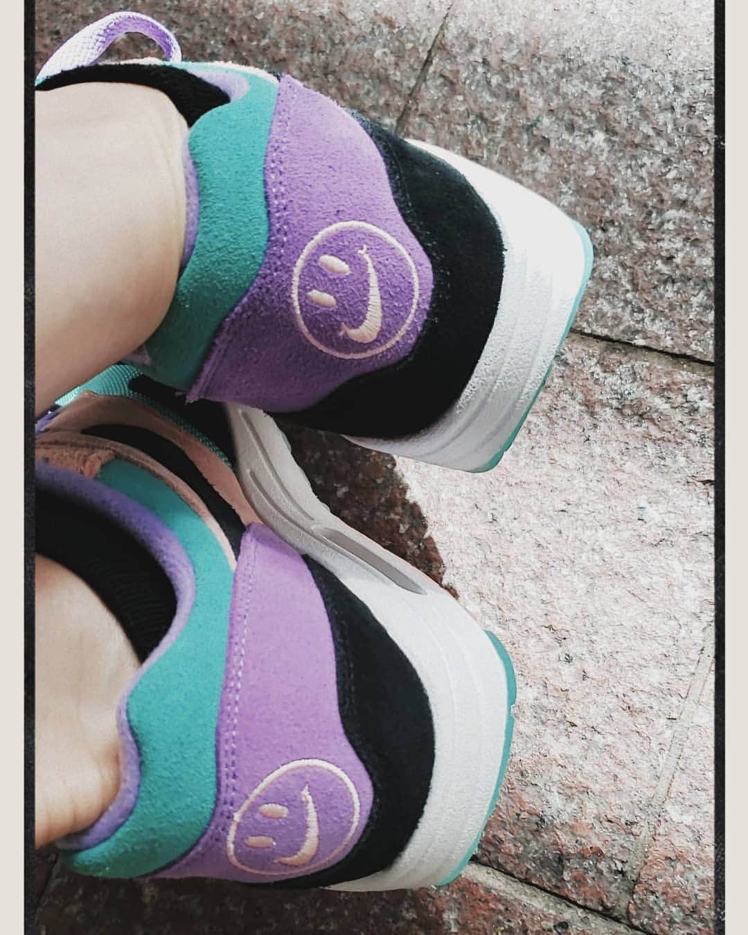 山田優さんのインスタグラム写真 - (山田優Instagram)「色がたまらない ドタイプなスニーカー♥️ この３色MIXたまらないんですよ。  @nike  #nike #sneakers  #bluegreen #pink #purple  #きゃーーーー #たまらない」3月17日 17時56分 - yu_yamada_