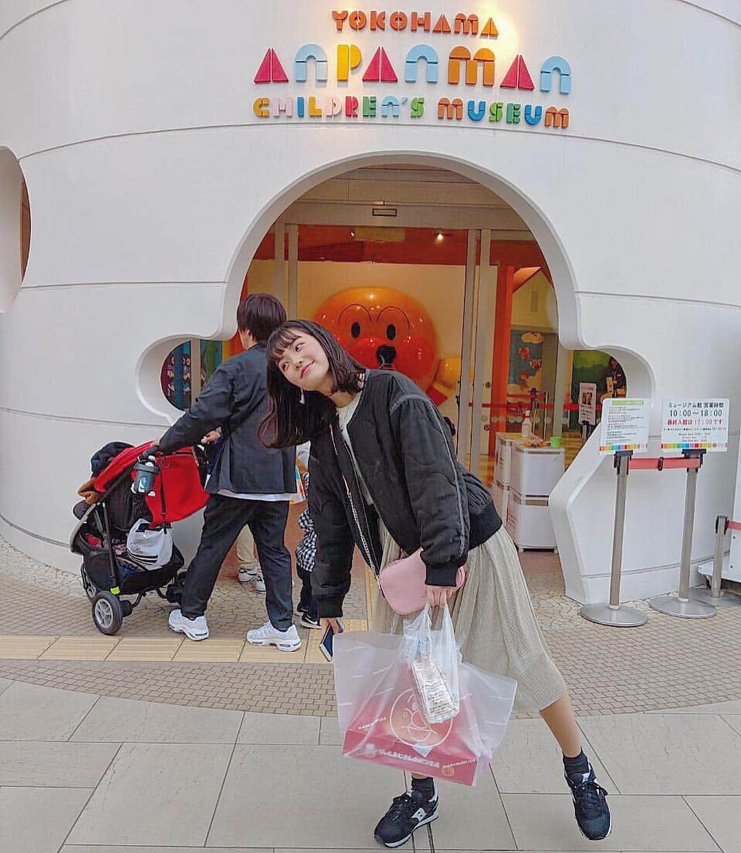 佐久間乃愛さんのインスタグラム写真 - (佐久間乃愛Instagram)「. 友達とアンパンマンミュージアムへっ⭐️ 可愛かったぁ~♡ 美味しかったぁ~♡ 春休み満喫中🌸 . それにしても大荷物っ  #アンパンマンミュージアム #横浜 #かわいい #楽しかった  #今日ののあまる #のあなりコーデ」3月17日 18時05分 - noa_sakuma