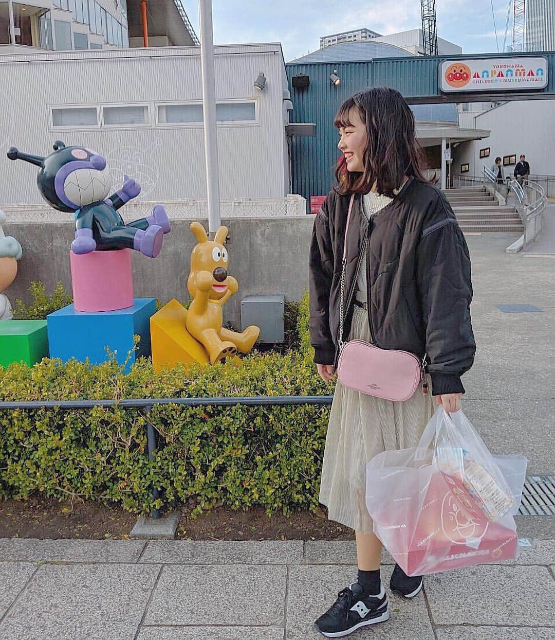 佐久間乃愛さんのインスタグラム写真 - (佐久間乃愛Instagram)「. 友達とアンパンマンミュージアムへっ⭐️ 可愛かったぁ~♡ 美味しかったぁ~♡ 春休み満喫中🌸 . それにしても大荷物っ  #アンパンマンミュージアム #横浜 #かわいい #楽しかった  #今日ののあまる #のあなりコーデ」3月17日 18時05分 - noa_sakuma